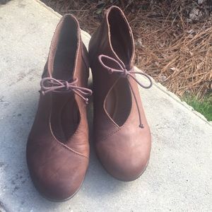 Sergio tomani brown leather booties